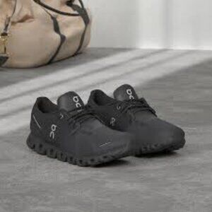 On Running Women's Black Athletic Shoes Size 8.5